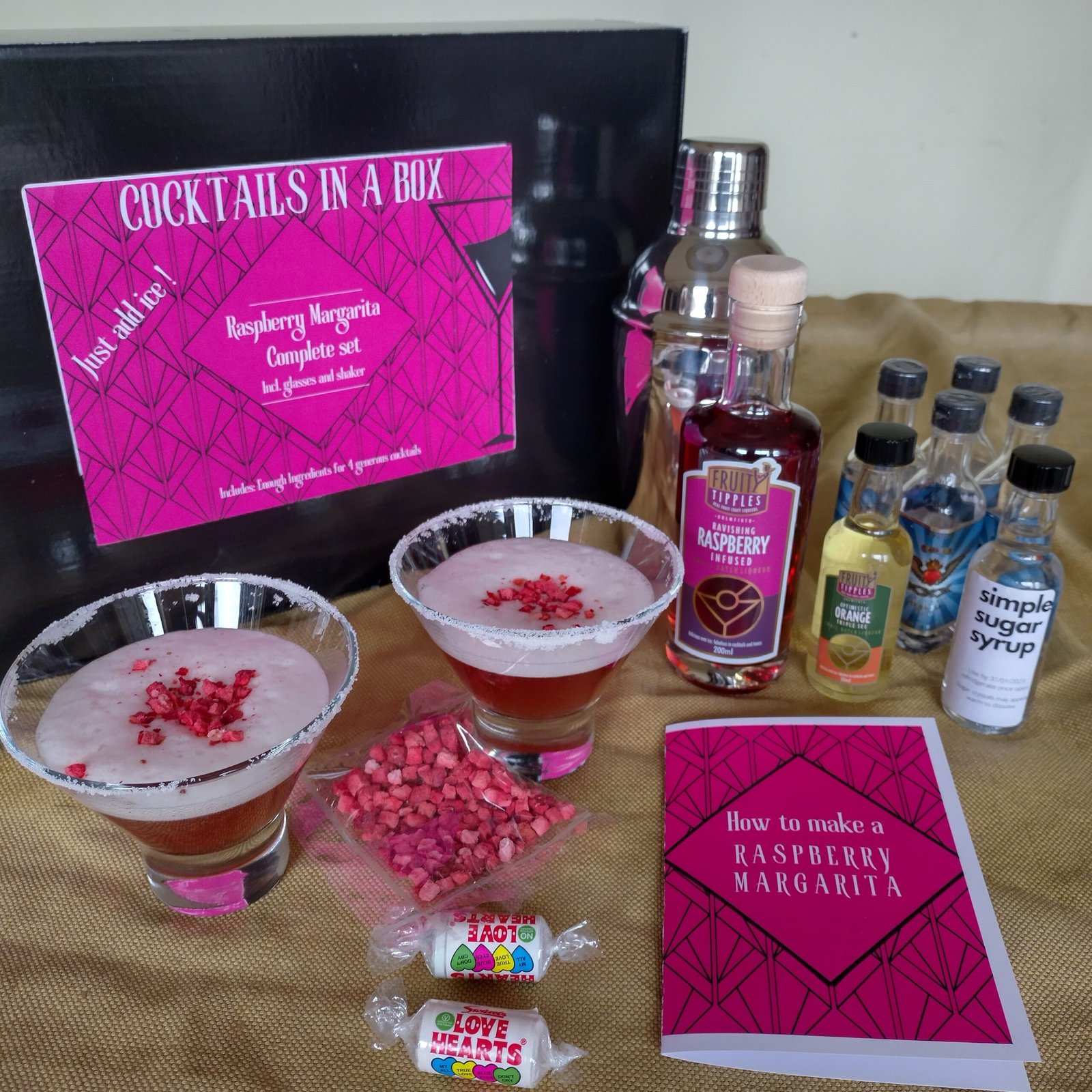 Cocktail in a Box - French Martini (incl. 2 glasses and shaker) Serves 4 