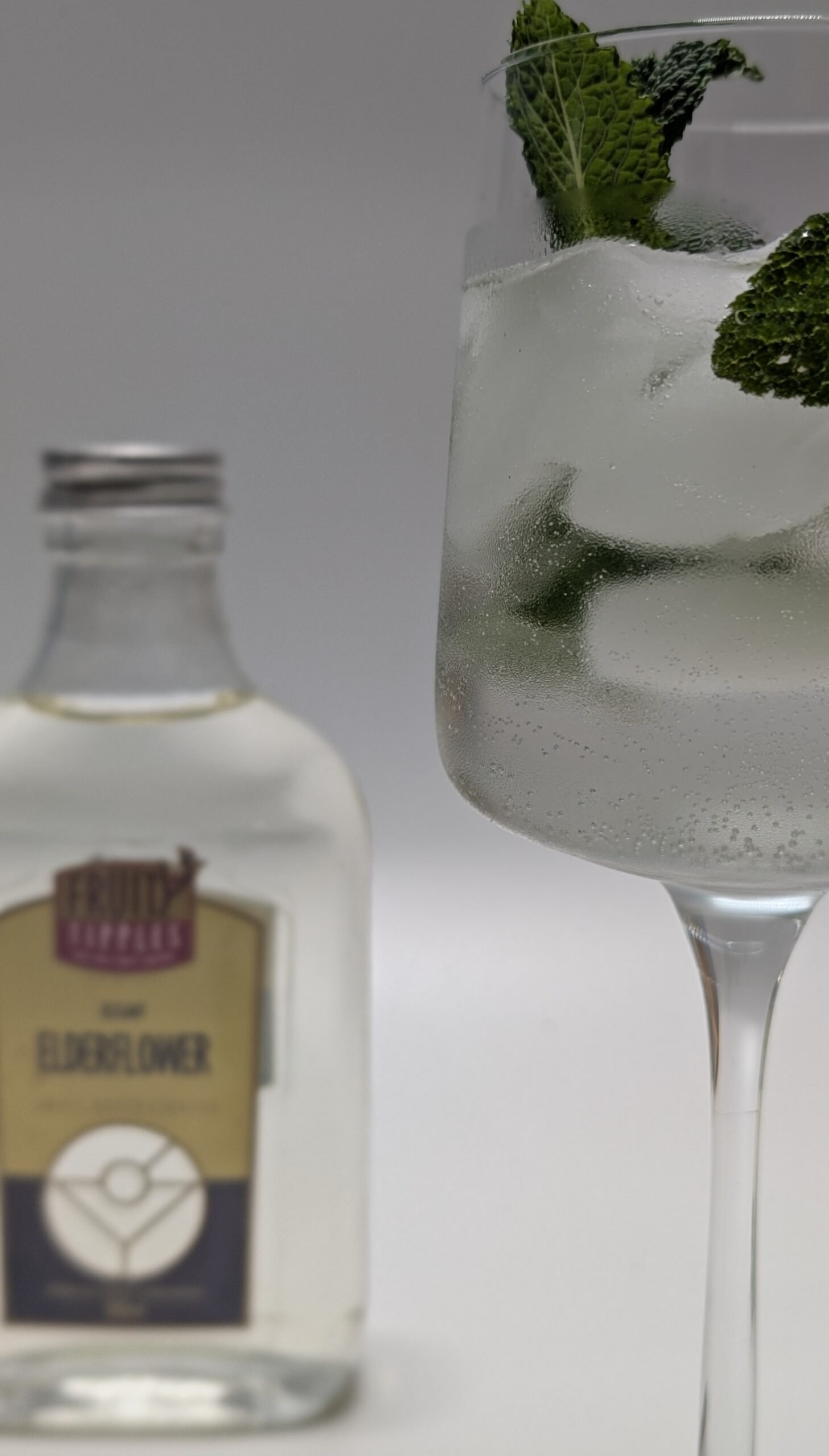 Hugo Spritz Cocktails in a bag (Serves 8) - Image 3